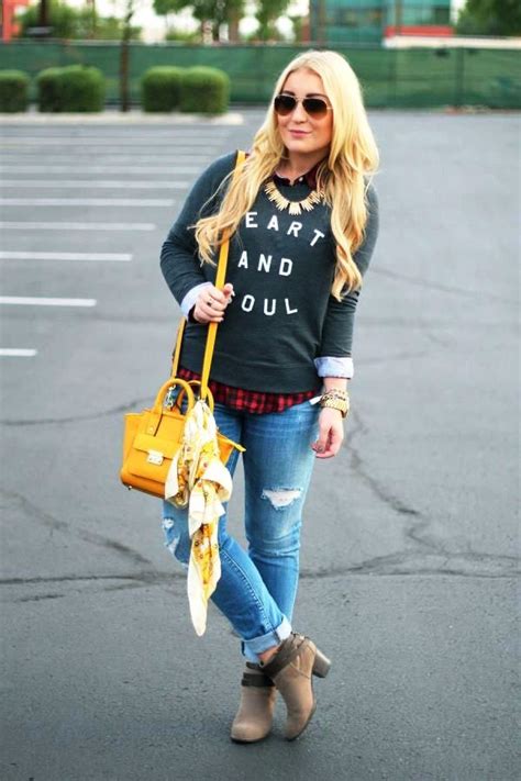 50 Amazing Sweatshirt Outfit Ideas For Women To Try Instaloverz