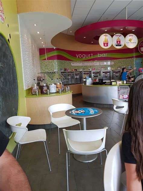 Menchies Frozen Yogurt Bakery 14814 Pines Blvd Pembroke Pines Fl