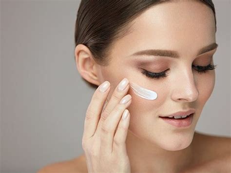 The Best Ways To Manage An Oily T Zone
