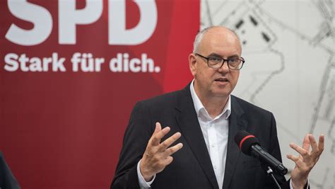 Spd Gr Ne Und Linke In Bremen Rot Gr N Rot Stellt Koalitionsvertrag