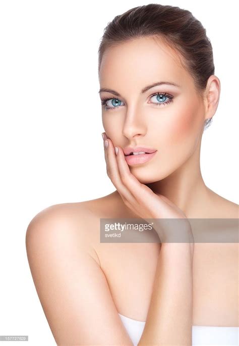 Hermosa Mujer De Bellos Ojos Azules Sosteniendo Su Bello Rostro Close Up Portraits Blue Eyes