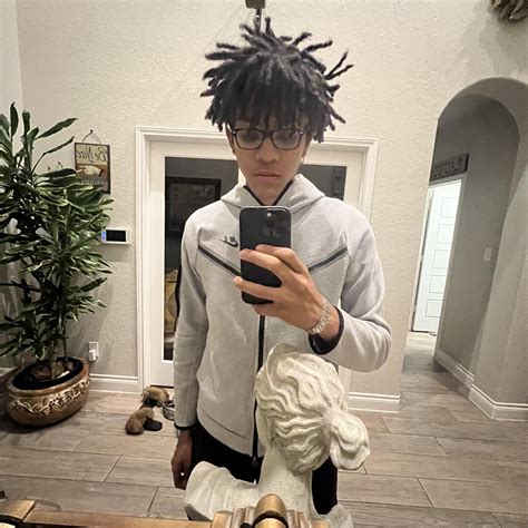 How to strip hair dye from hair without causing major damage 8