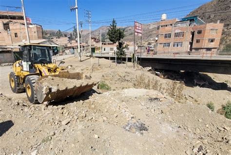 Huaraz Ministerio de Vivienda inició limpieza y descolmatación del río