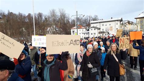 Bad T Lz Setzt Superstarkes Zeichen Gegen Rechts Zahl Der