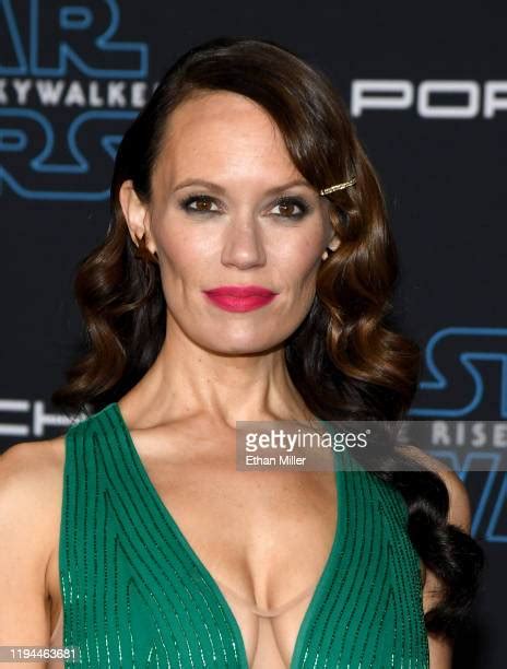 9 Hot Sexy Emily Swallow Bikini Pics