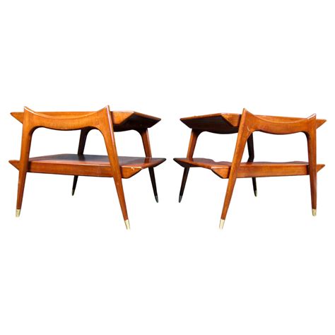 Mid Century Modern Two Tier Corner Coffee Or End Table At 1stdibs Mid