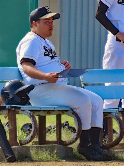 Pin By Jovi On Hot Baseball Bulge Guys Baseball Sport Mens Suits