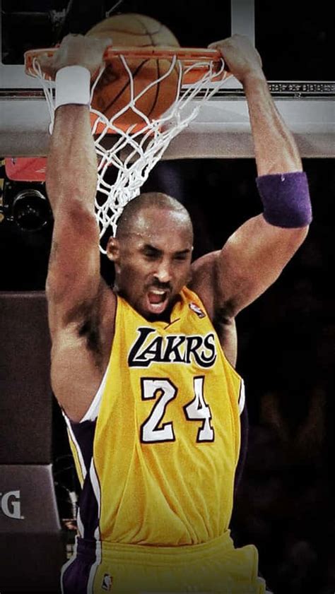 [100+] Kobe Dunking Wallpapers | Wallpapers.com