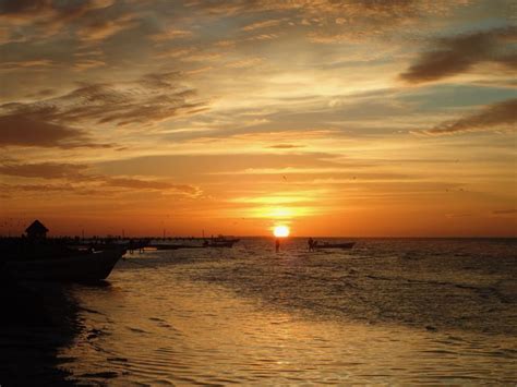 Isla Holbox - Endless beaches and stinky seagrass - Lifetimetrails