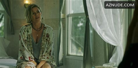 KATHLEEN ROBERTSON Nude AZNude