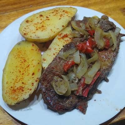 H Gado Encebollado Y Papas R Sticas En Aj Picante Receta De Gustavo