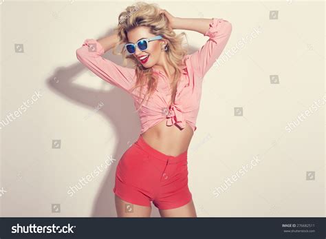 Fashion Portrait Blonde Girl Sunglasses Wearing Stock Photo 276682511 Shutterstock