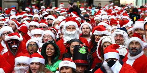 Your Guide To Nycs Santacon 2018 Everything To Know About Santacon