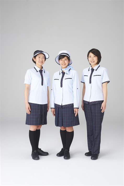 15年ぶりにヤクルトレディの夏制服をモデルチェンジ～ヤクルトレディ誕生50周年～ ｜ニュースリリース｜ヤクルト本社