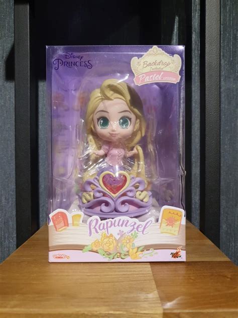 Hot Toys Disney Princess Rapunzel Pastel Version Backdrop Included
