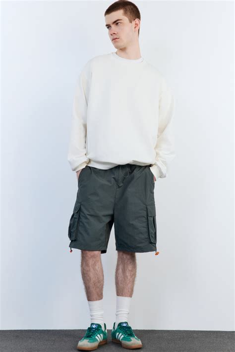 Шорты-парашюты с накладными карманами 2423111008, цвет: зеленый (13) по ...