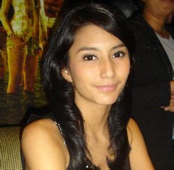 Tampil Dengan Bikini Tyas Mirasih Nggak Risih