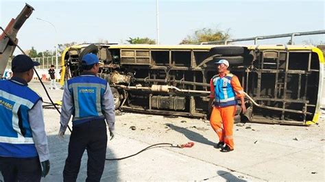 Kronologi Kecelakaan Tunggal Bus Rombongan Sman Kedungwaru