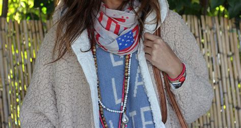 Blue And Nude Mytenida