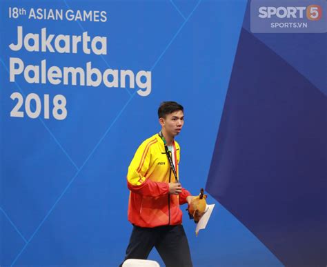 Hot boy bơi lội Huy Hoàng giành tấm vé dự Olympic 2020 đầu tiên của Việt Nam