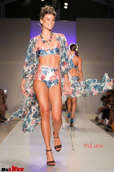 Nh Ng M U Bikini Sexy Nh T Tu N L Th I Trang Miami Xlove