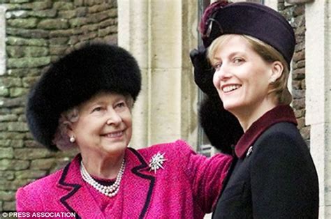 How The Queen Helped Sophie Put Her Wobbles Behind Her Daily Mail Online