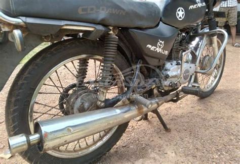 Bajaj Boxer New 2004 Rs 98000 Sri Lanka