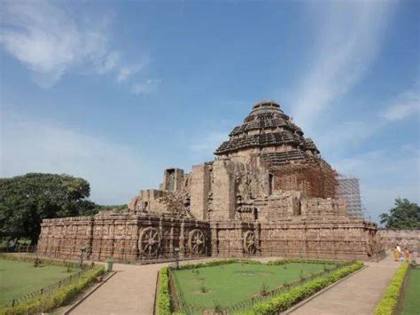 destroyed  konark temple unraveling  mysteries   sun god