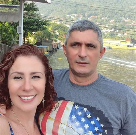 6 Hot Sexy Carla Zambelli Bikini Pics