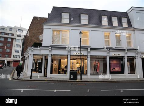 Chanel Shop Window Display Hi Res Stock Photography And Images Alamy