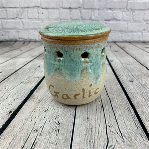 garlic pot small canterbury pottery