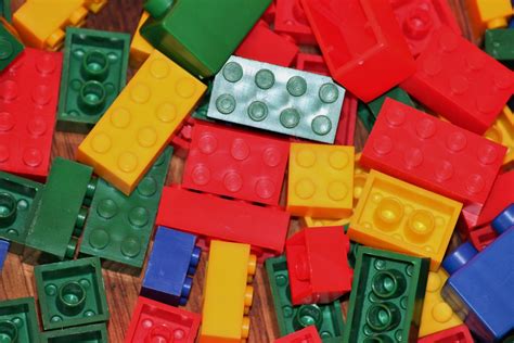 banco de imagens toque  colorida brinquedo lego duplo