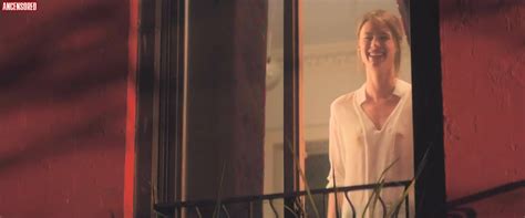 Mackenzie Davis Nude Pics Page 1