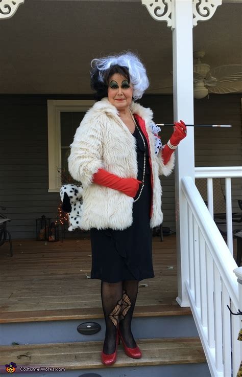 Cruella de Vil Costume | Unique DIY Costumes