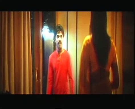 Nayanthara Hot In Vallavan