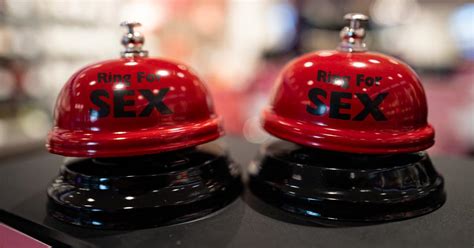 Bordeaux Un Homme Meurt Dans Un Sex Shop Apr S Avoir Regard Des Films Pornographiques