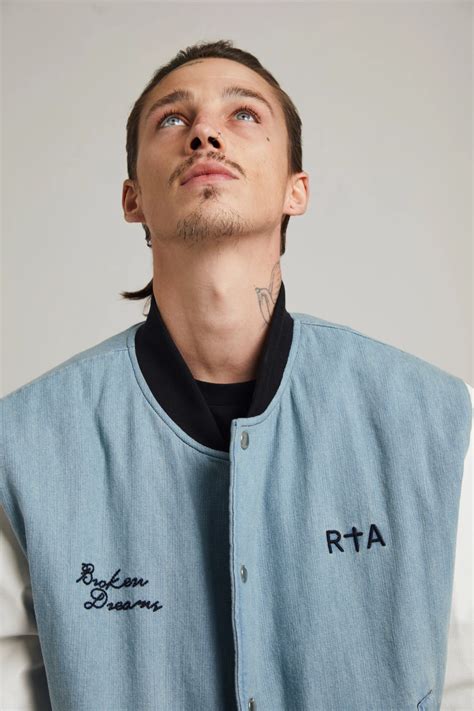 MARTY | BLUE AND WHITE BROKEN DREAMS