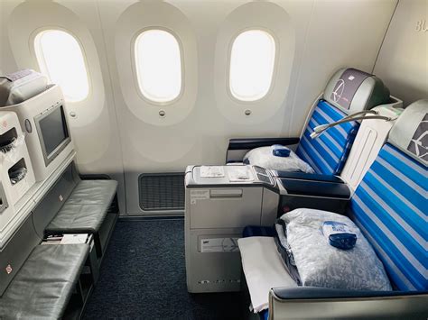 Review Lot Polish Airlines Lo31 Business Class Boeing 787 8 Budapest Bud To Chicago O Hare Ord