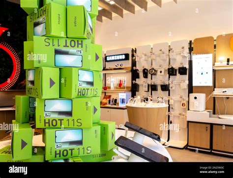 Infinix Hot 11s Hi Res Stock Photography And Images Alamy