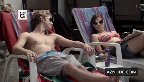 TRADING CHRISTMAS NUDE SCENES AZNude