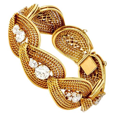 Elegant Vintage Italian 18 Karat Yellow Gold Diamond Bracelet For Sale At 1stdibs