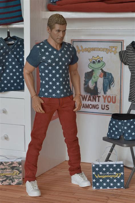 Scale Hot Toys TTM Figure In Fight Club Tyler Durden Inspired T Shirt With Stars And