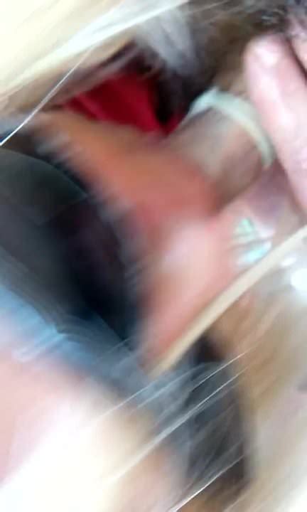 Une Pute Blonde Suce Une Bite Dans Une Voiture Xhamster