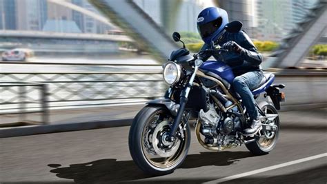 Jaki Nowy Motocykl Naked Redniej Pojemno Ci Cm Kupi Top W Sezonie Ranking