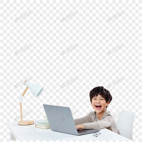书桌前上网课的小男孩元素素材下载 正版素材402555171 摄图网
