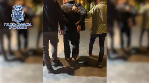 Detenido En Carabanchel Un Hombre Por Intentar Degollar A Otro En