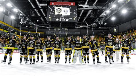 Pinguine Besiegen Kassel In Emotionalen Spiel Krefeld Pinguine