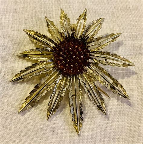 sarah coventry brooch flower 3