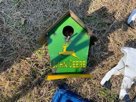 John Deere Bird House Jeff Martin Auctioneers Inc