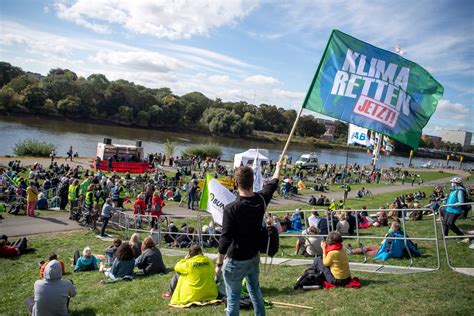 Klimasch Tzer Aus Bremen Fridays For Future Bescheinigt Sich Selbst